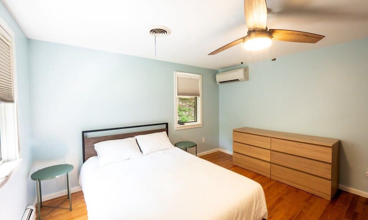 Photo of Bedroom in Housatonic