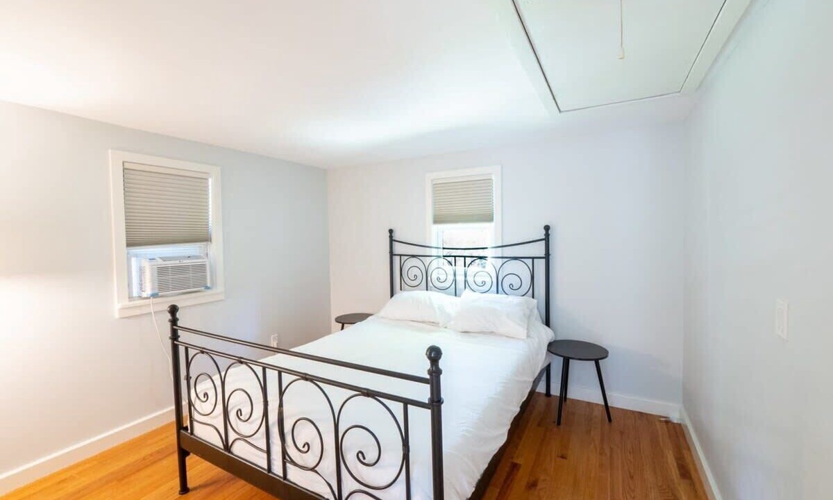 Photo of Bedroom in Housatonic