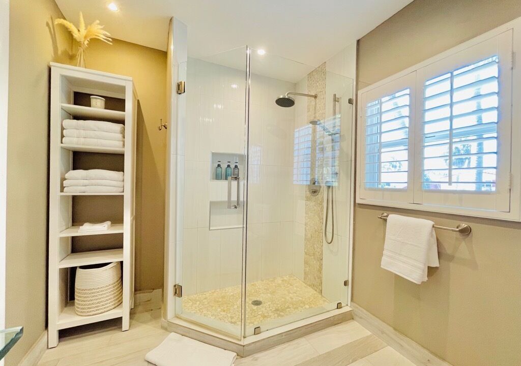Photo of Bathroom in Coral Ridge Isles