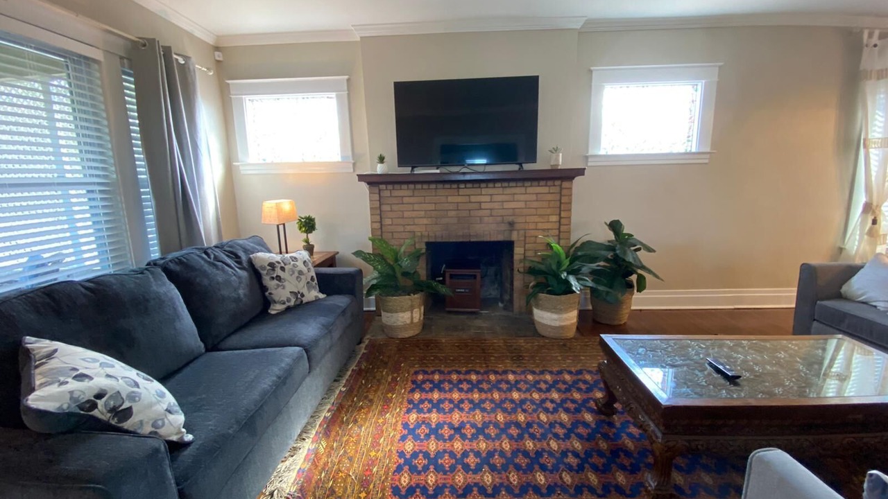 Photo of Livingroom in Niagara Falls