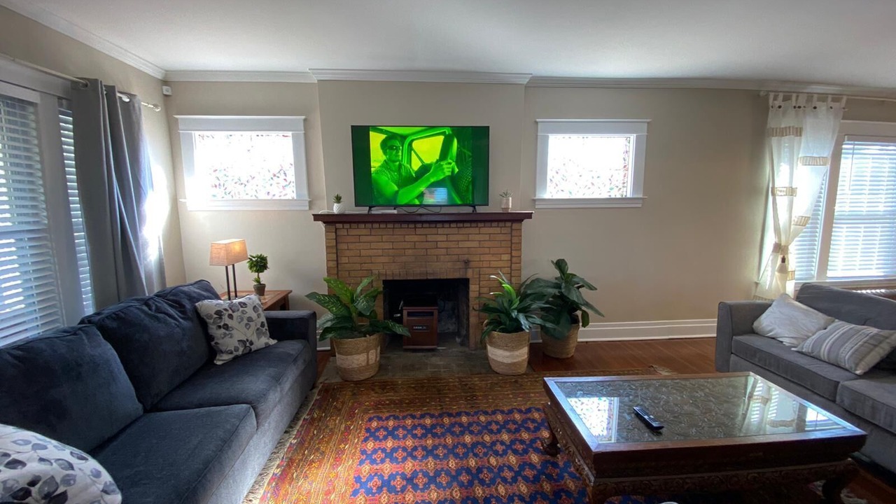 Photo of Livingroom in Niagara Falls