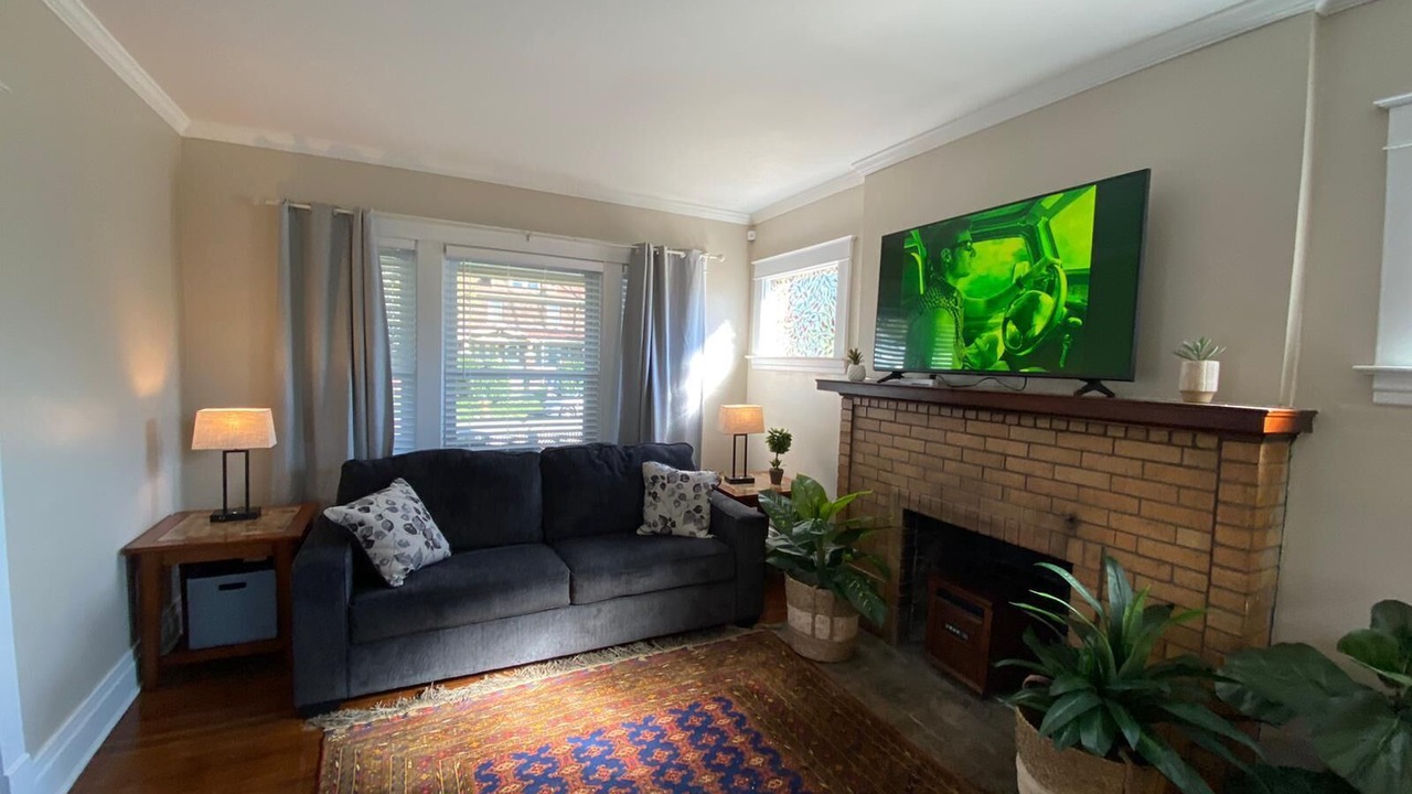 Photo of Livingroom in Niagara Falls