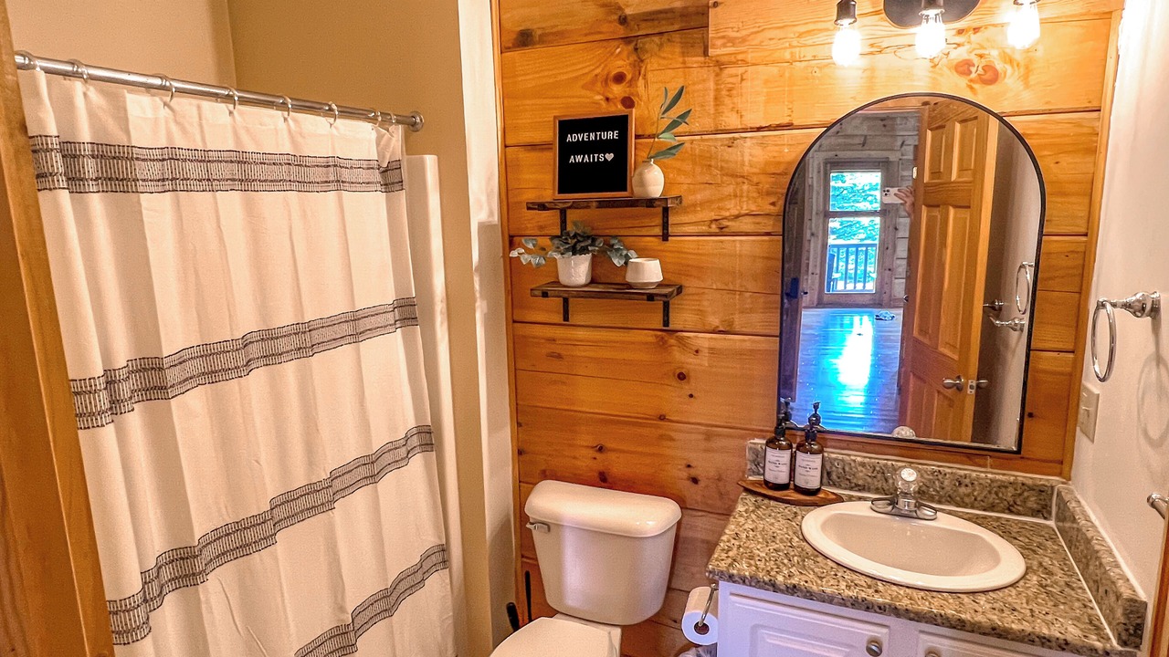Photo of Bathroom in Edray