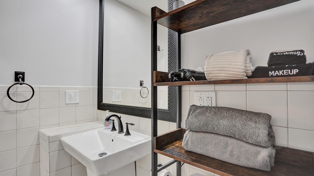 Photo of Bathroom in Middle River Terrace