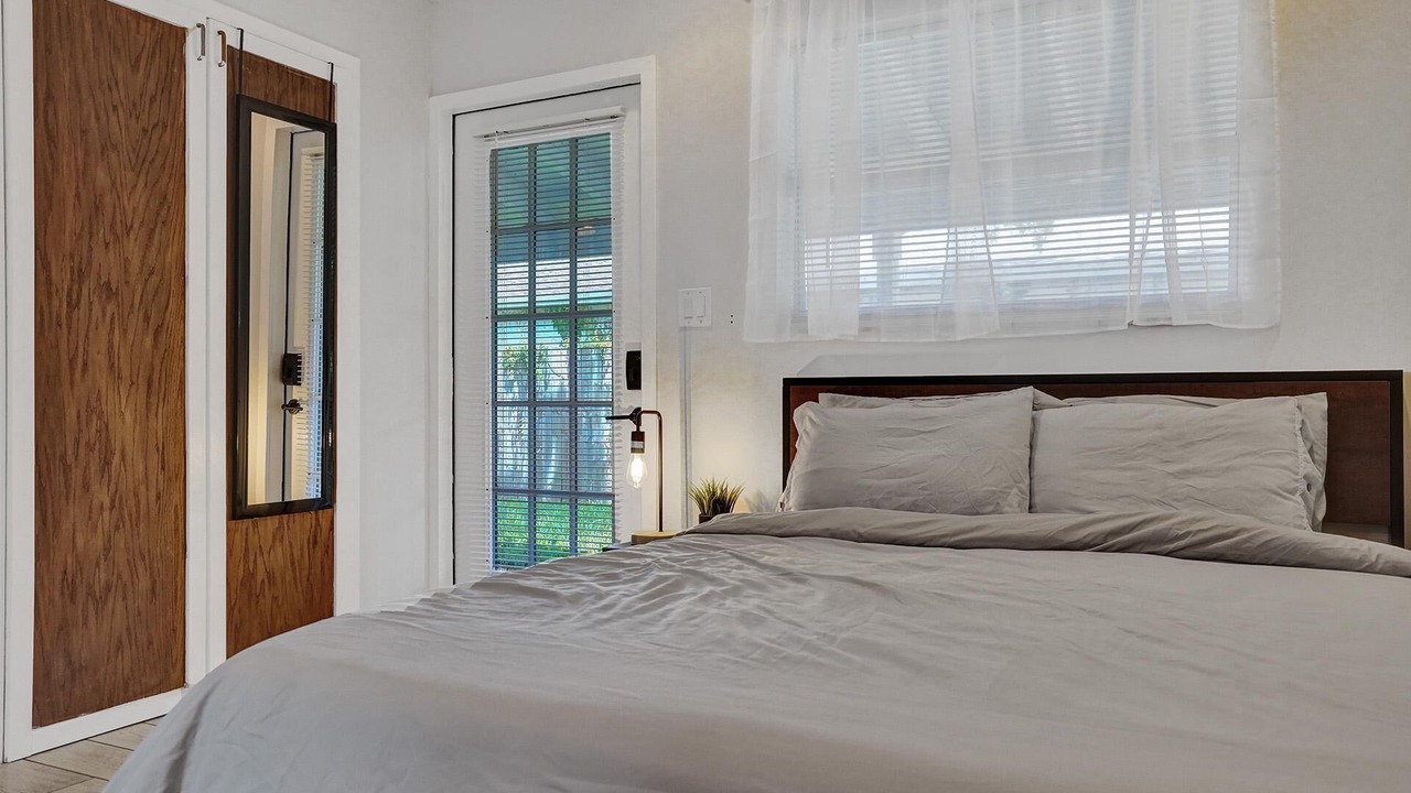 Photo of Bedroom in Middle River Terrace
