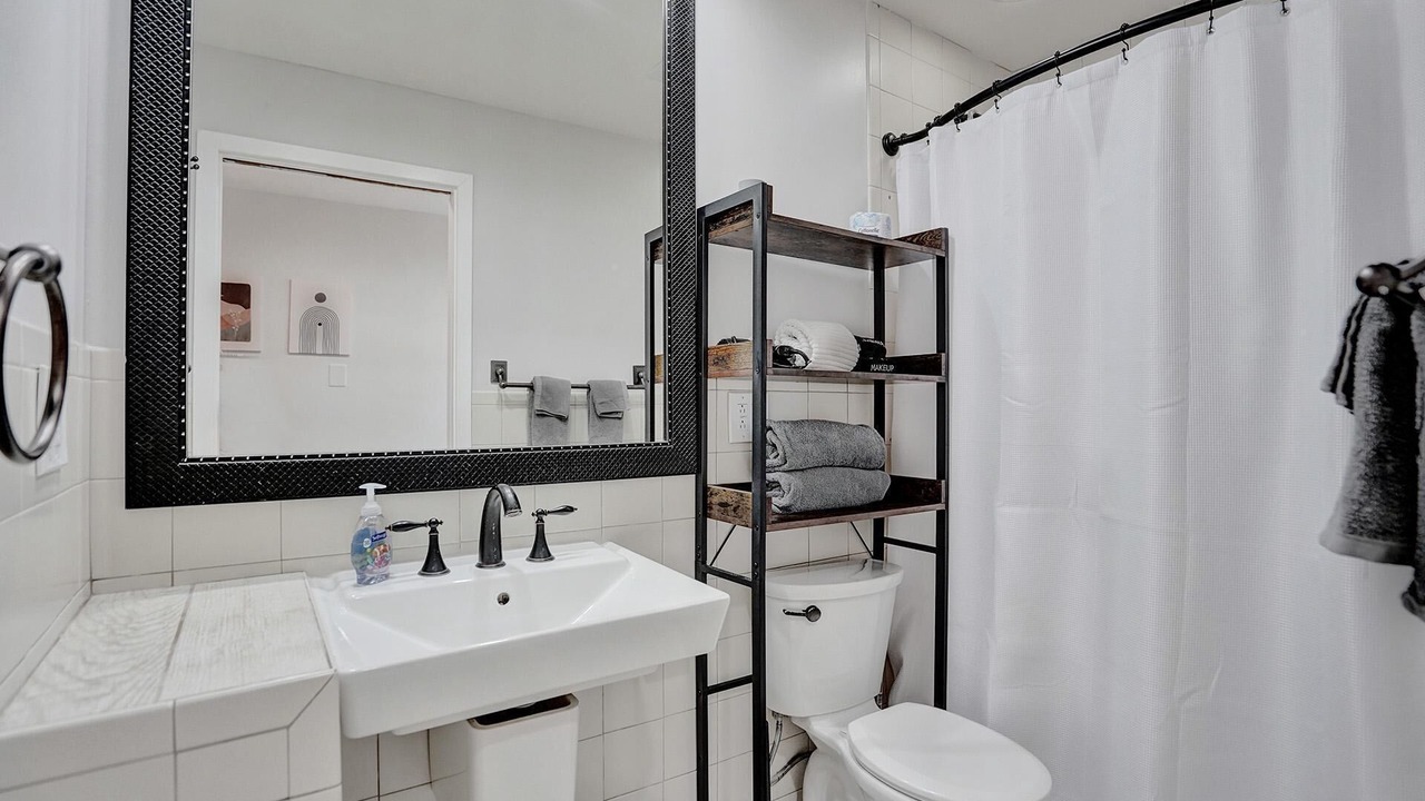 Photo of Bathroom in Middle River Terrace