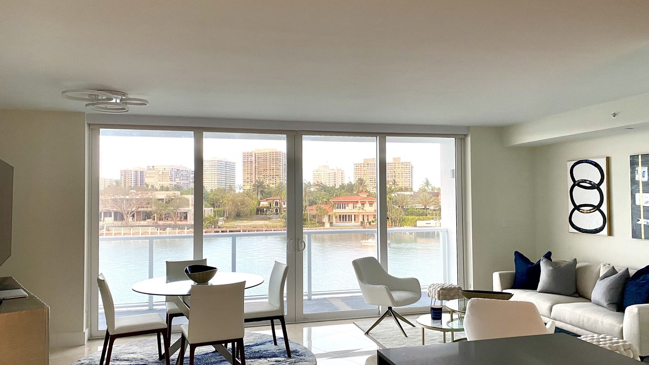 Photo of Livingroom in Bay Harbor Islands