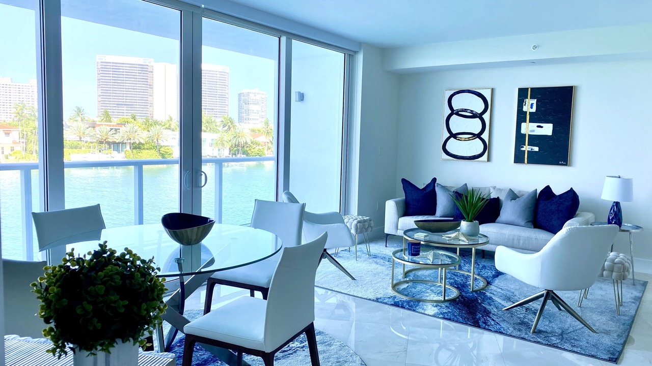 Photo of Livingroom in Bay Harbor Islands
