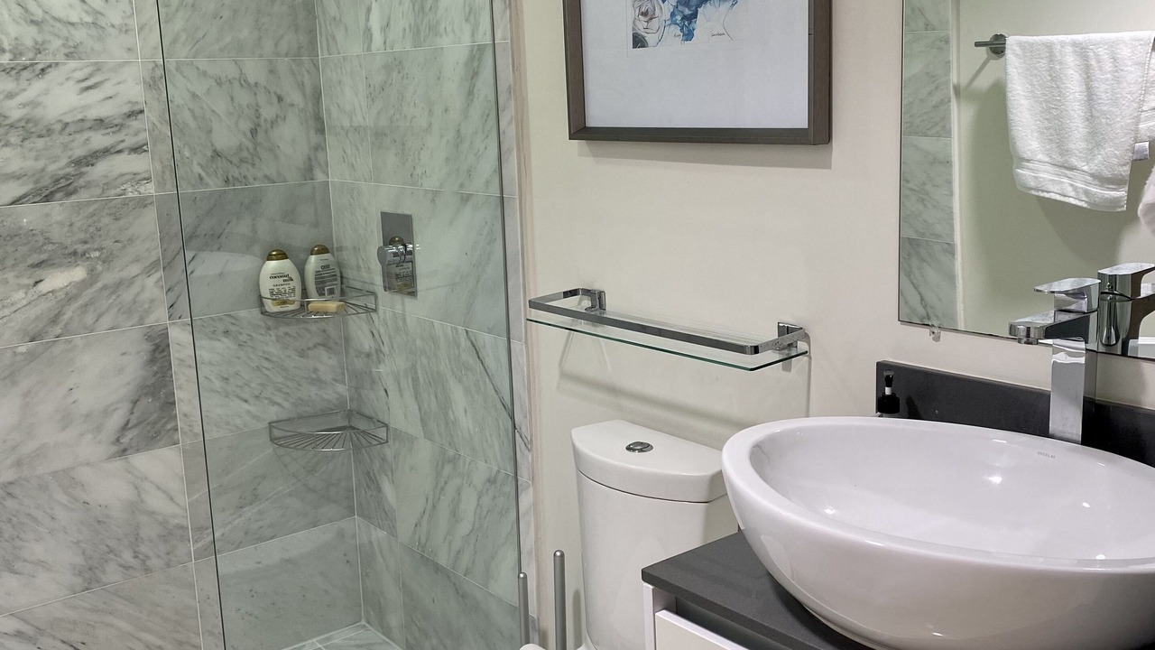 Photo of Bathroom in Bay Harbor Islands