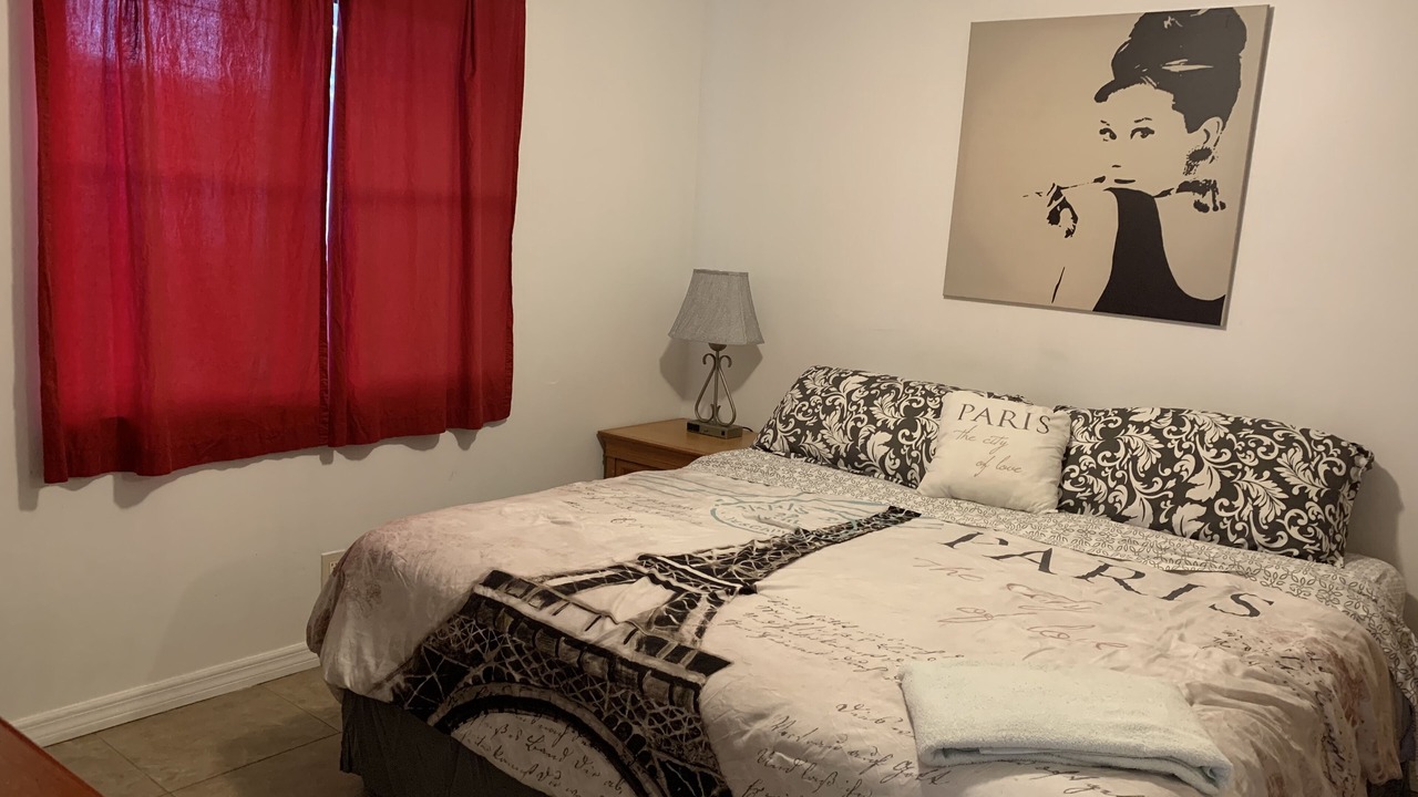 Photo of Bedroom in Highland Garden