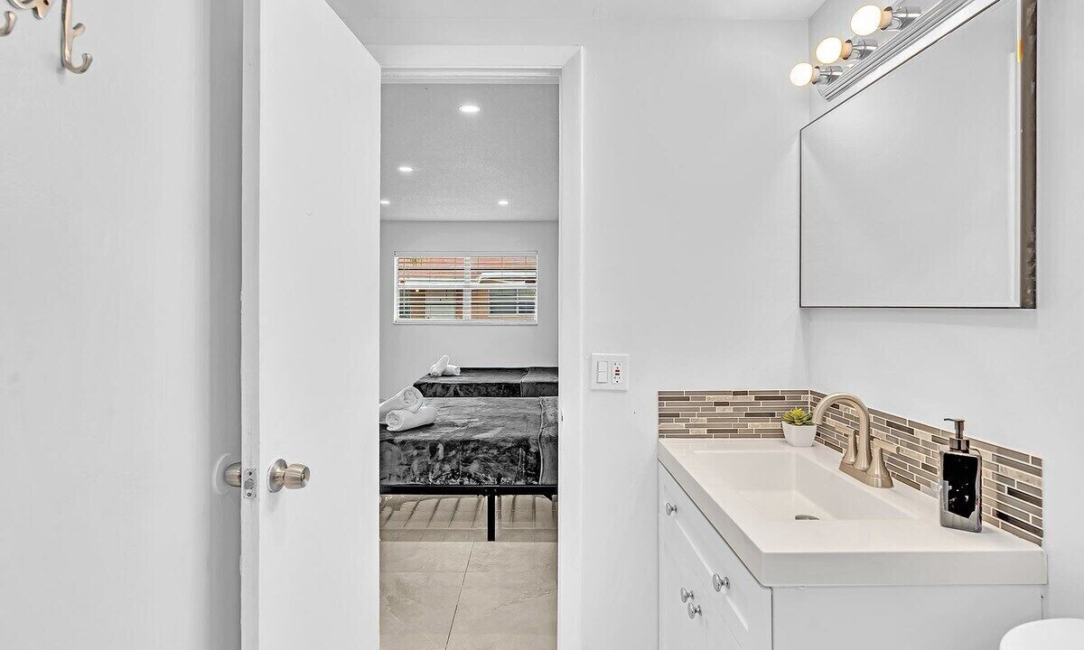 Photo of Bathroom in Royal Poinciana