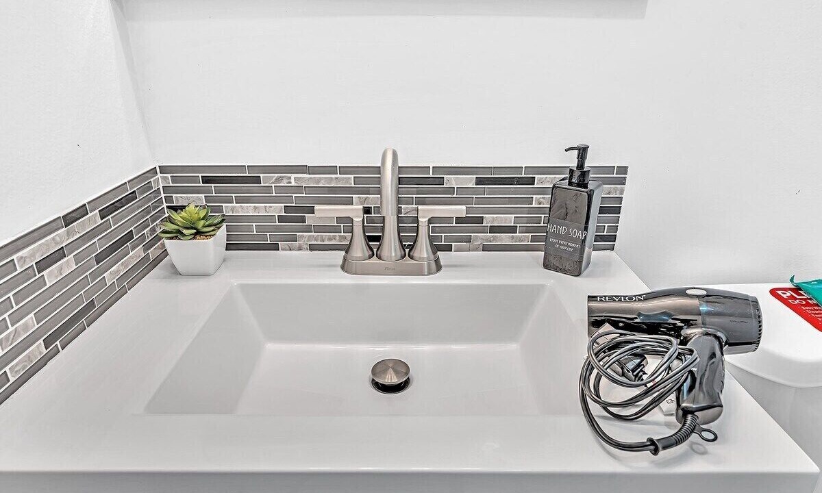 Photo of Bathroom in Royal Poinciana