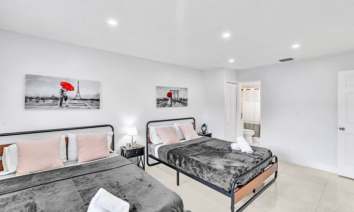 Photo of Bedroom in Royal Poinciana