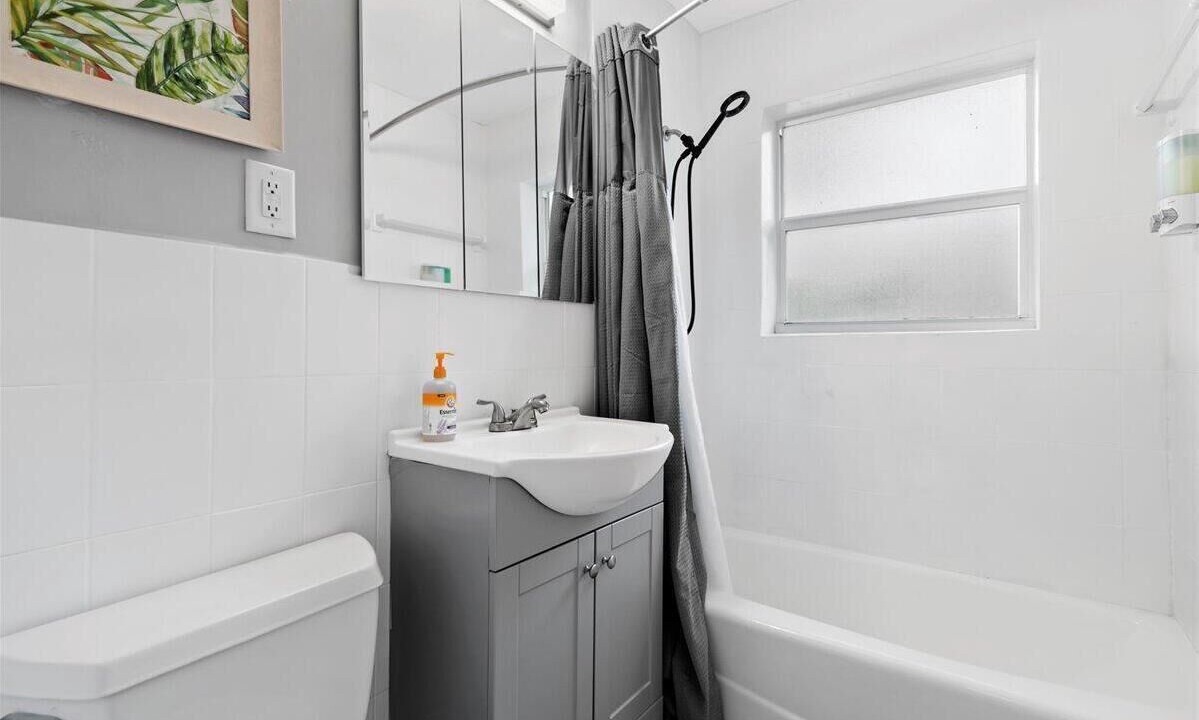 Photo of Bathroom in Beachway Estates