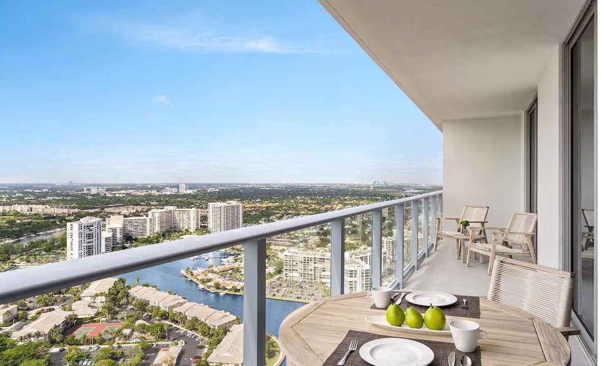 Photo of Bedroom in Hollywood South Central Beach