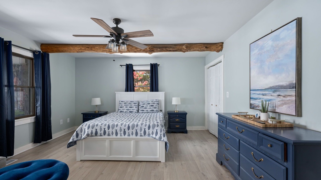 Photo of Bedroom in Issue