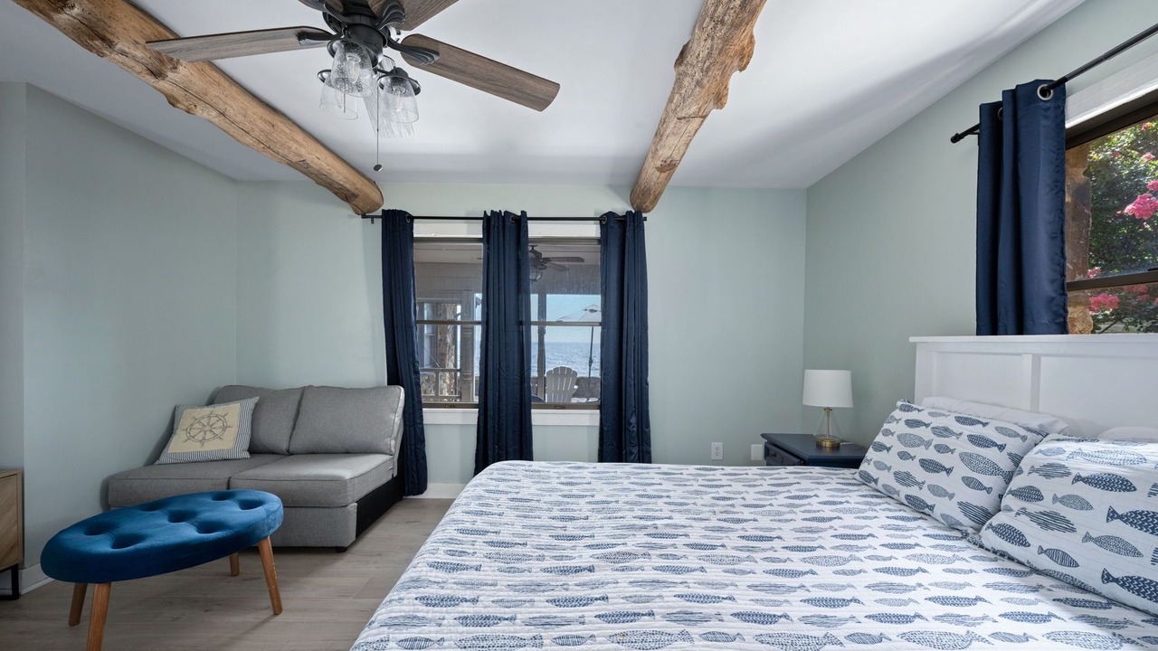 Photo of Bedroom in Issue