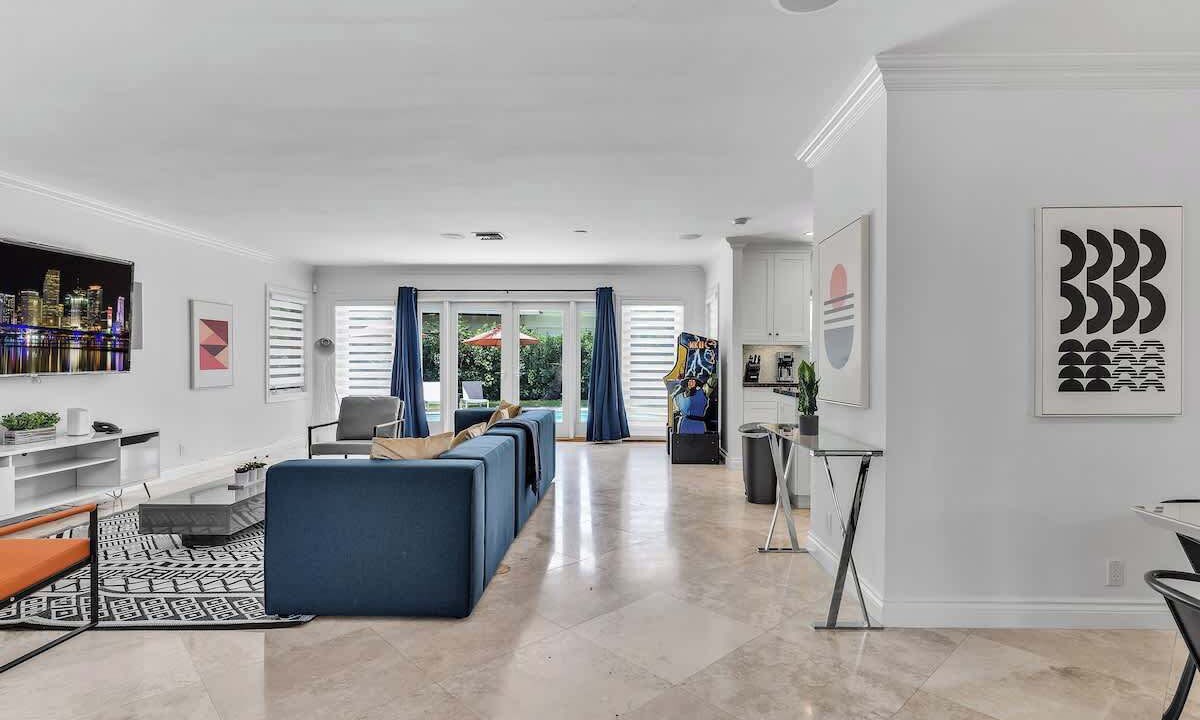 Photo of Livingroom in South Lake