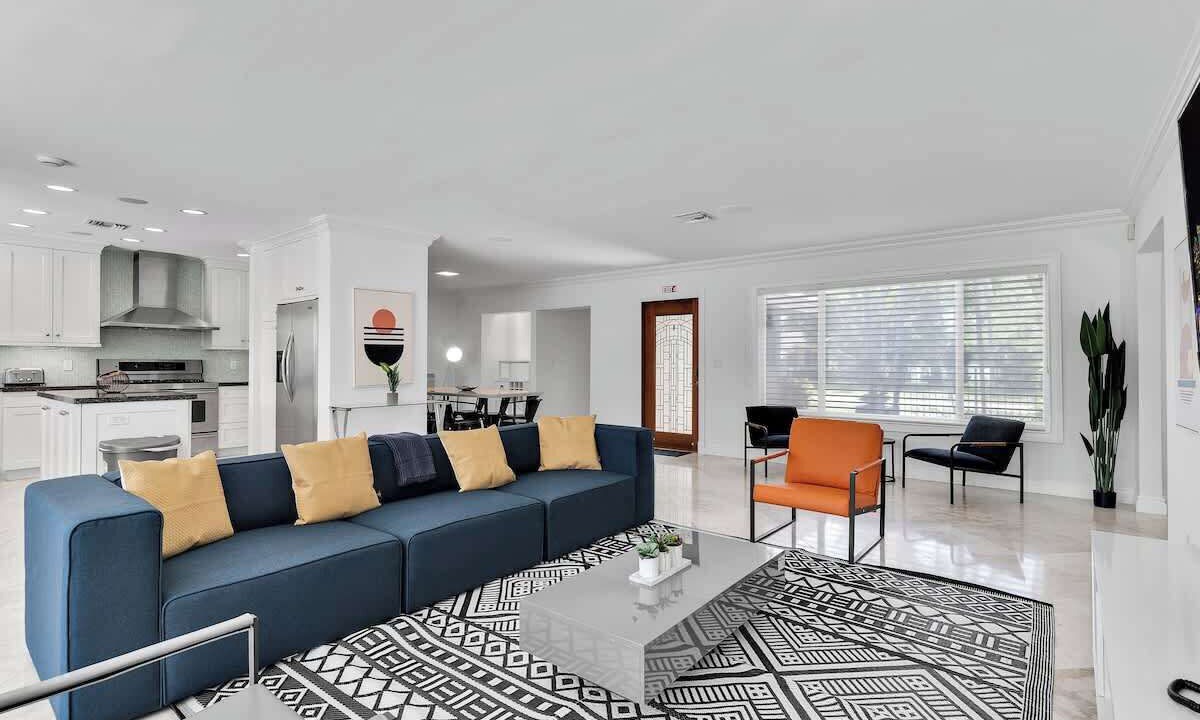 Photo of Livingroom in South Lake