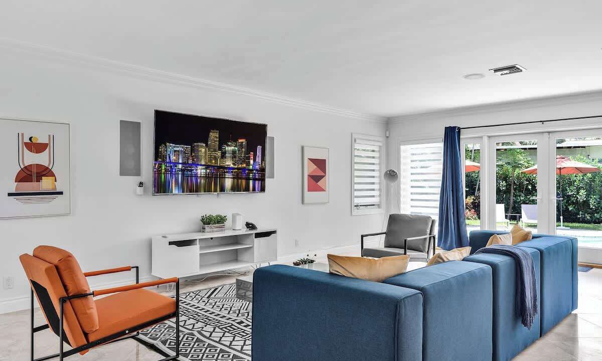 Photo of Livingroom in South Lake