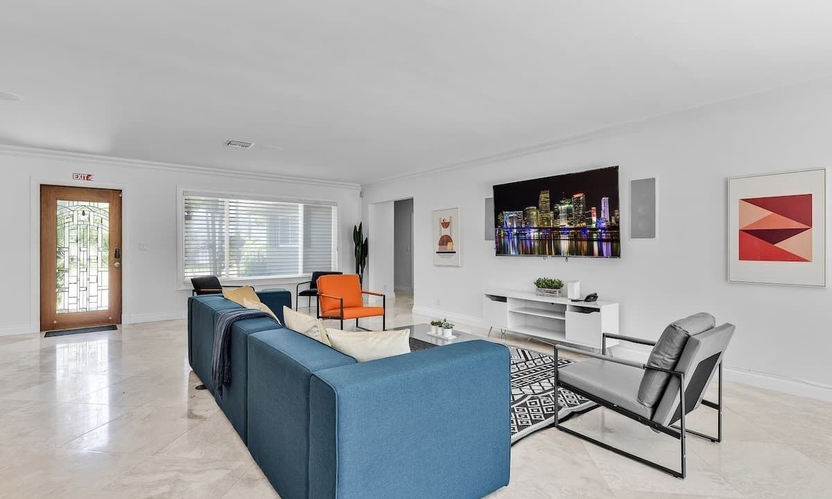 Photo of Livingroom in South Lake