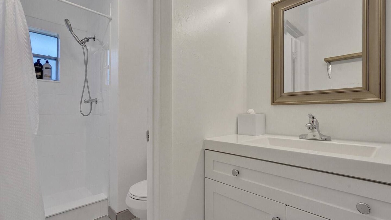 Photo of Bathroom in Hollywood