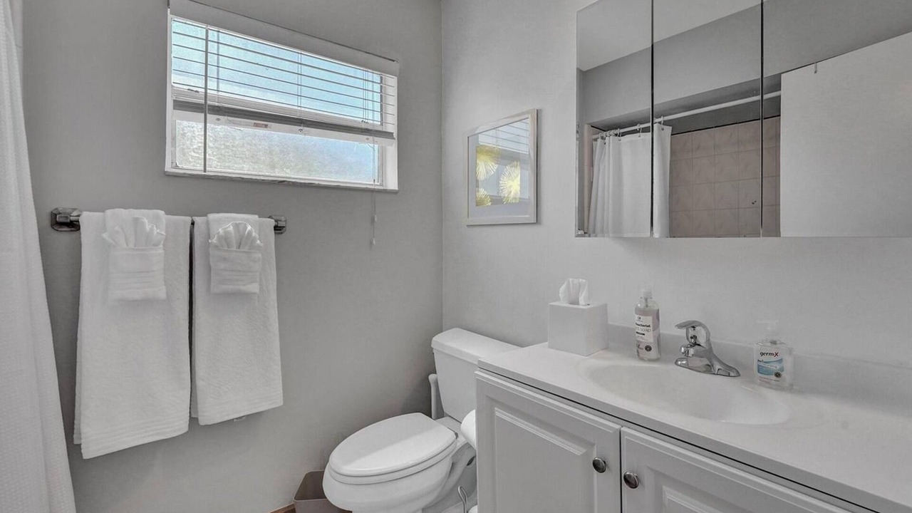 Photo of Bathroom in Hollywood
