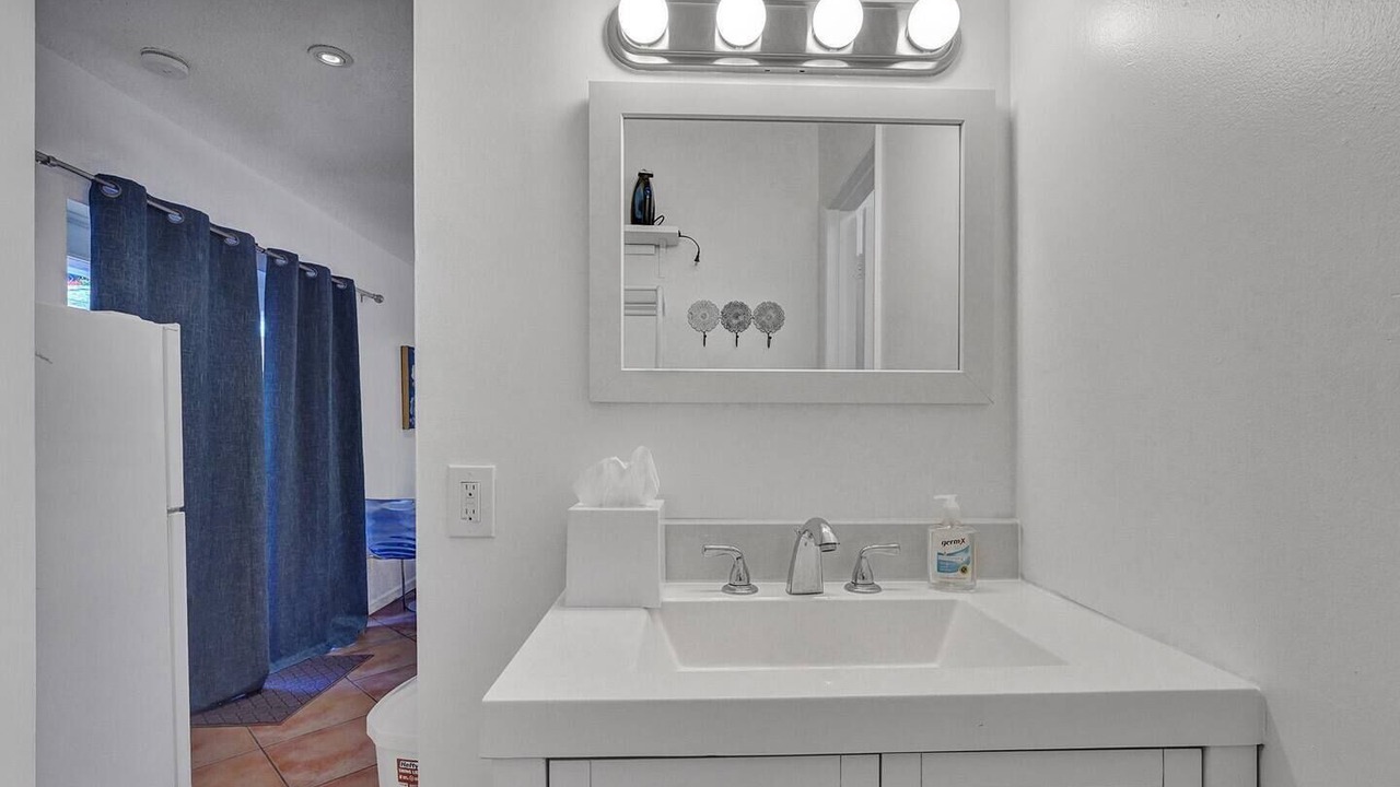 Photo of Bathroom in Hollywood