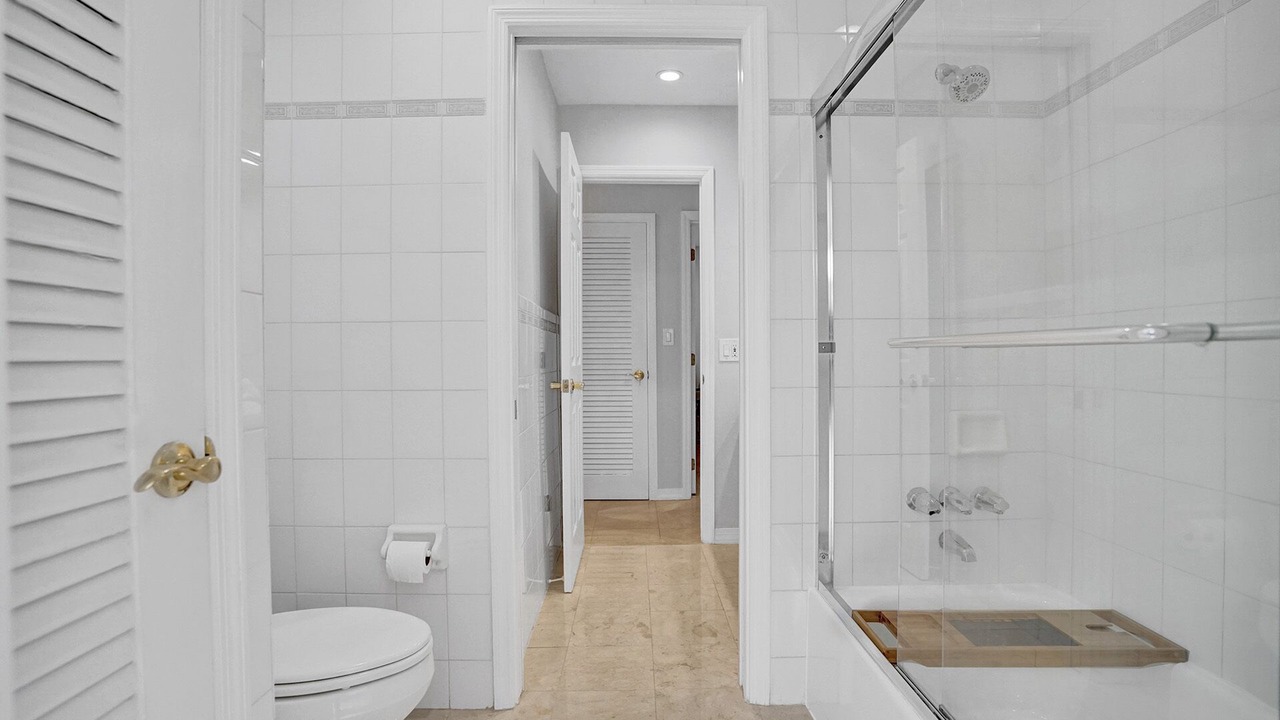 Photo of Bathroom in Emerald Hills