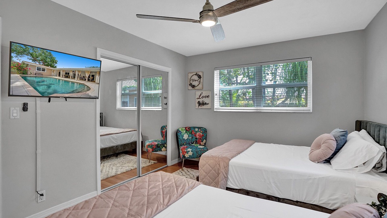 Photo of Bedroom in Emerald Hills