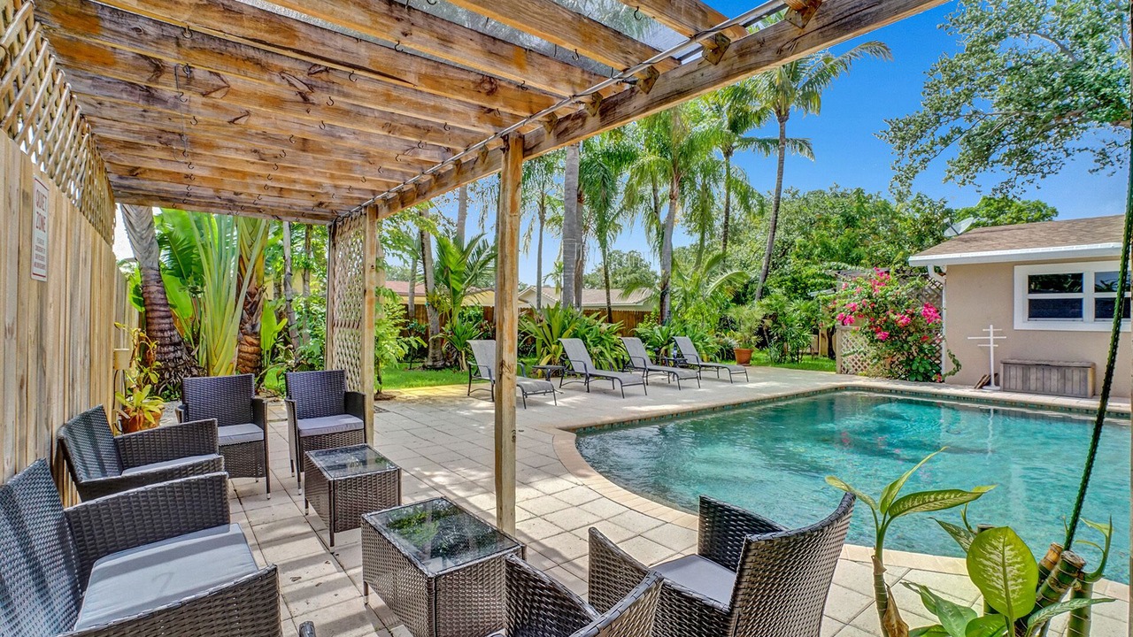 Photo of Outdoor in Emerald Hills