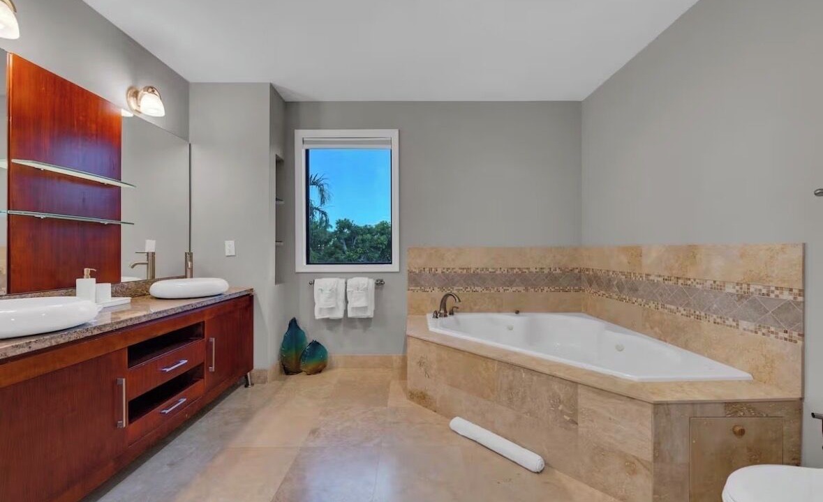 Photo of Bathroom in Central Beach
