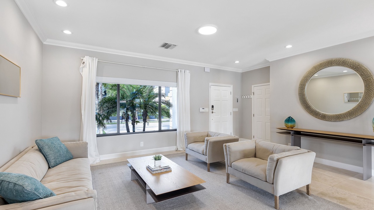 Photo of Livingroom in Central Beach