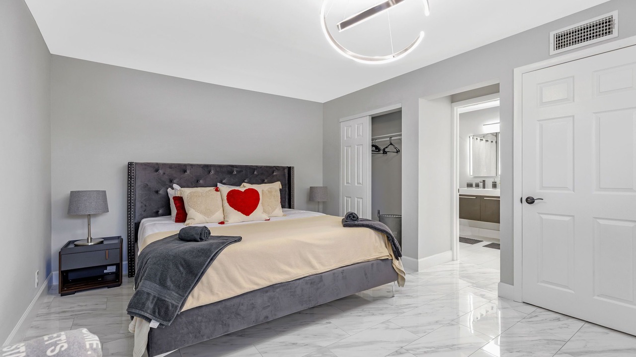 Photo of Bedroom in Imperial Point