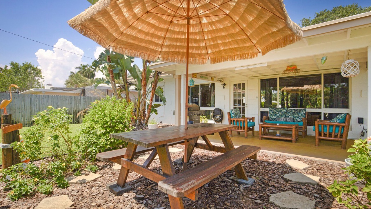 Photo of Outdoor in Santa Barbara Estates