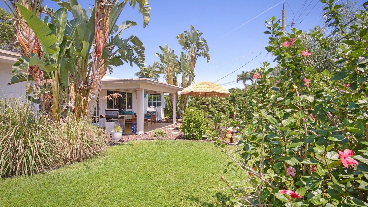 Photo of Outdoor in Santa Barbara Estates