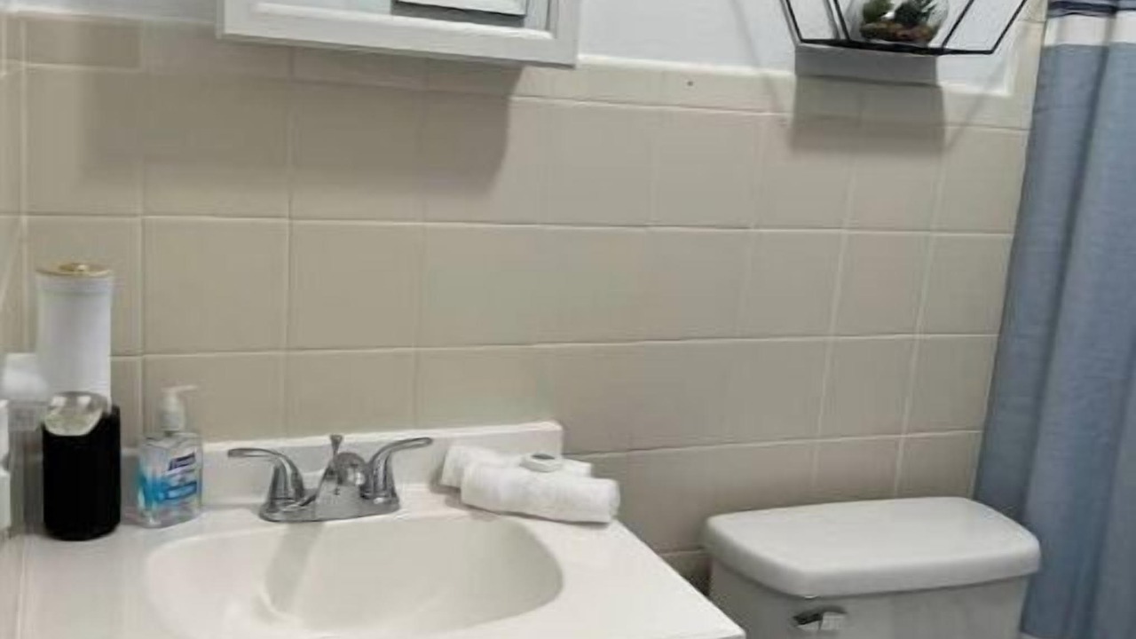 Photo of Bathroom in Hialeah