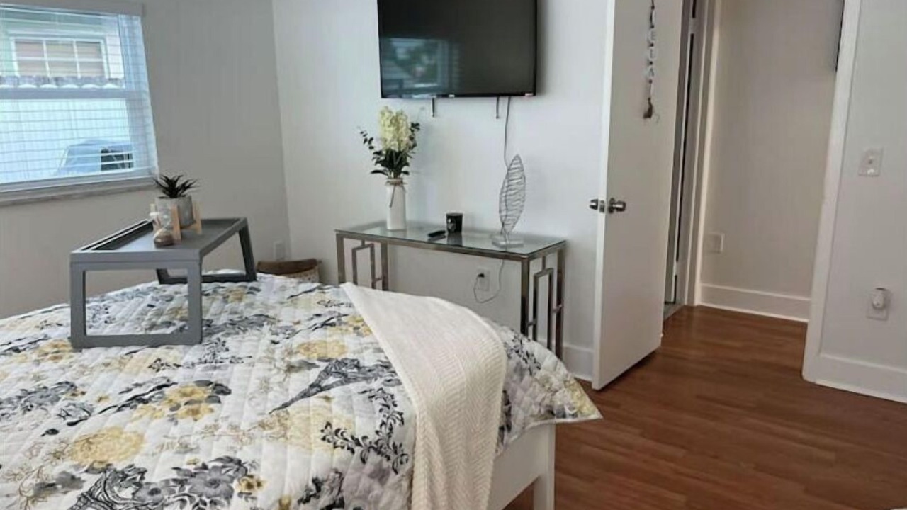 Photo of Bedroom in Hialeah