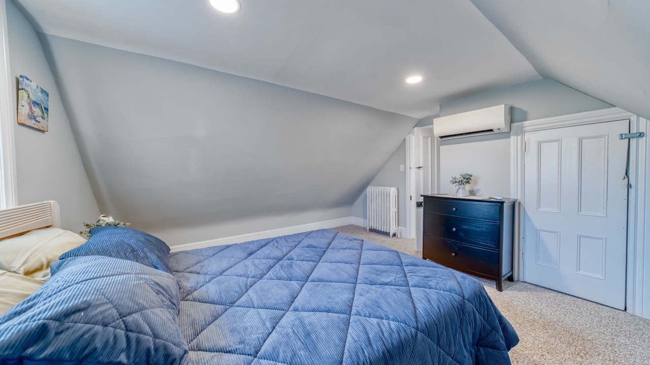 Photo of Bedroom in Cape May Court House