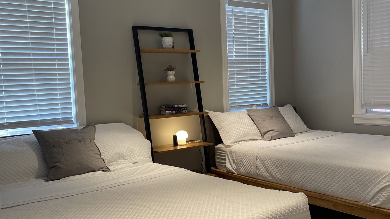 Photo of Bedroom in Downtown Niagara Falls