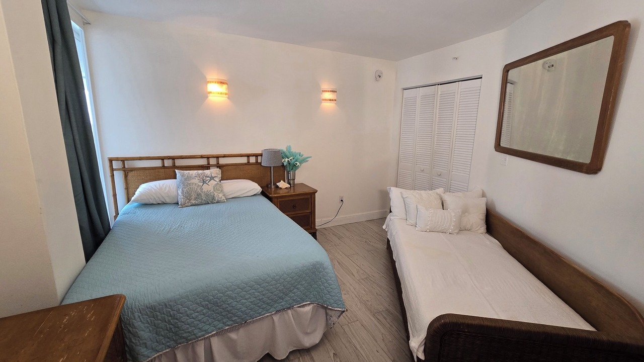 Photo of Bedroom in Surfside