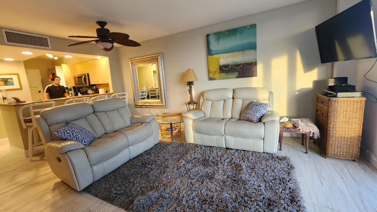 Photo of Livingroom in Surfside