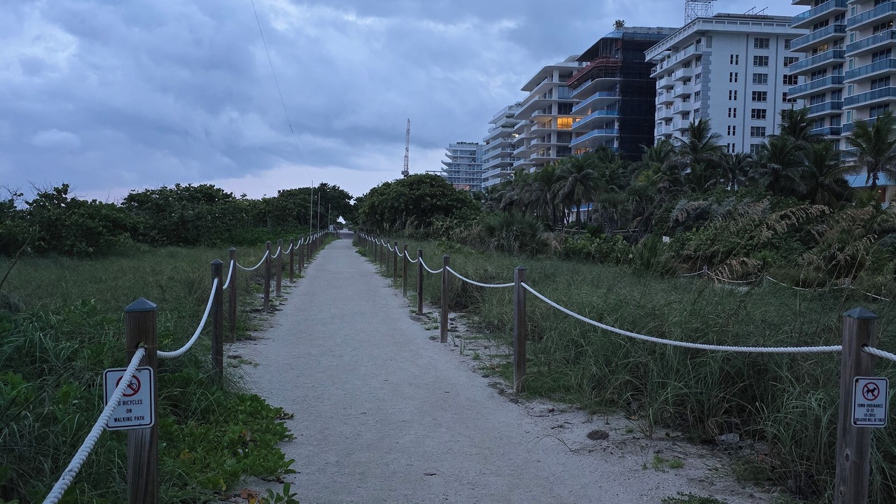Photo of Others in Surfside