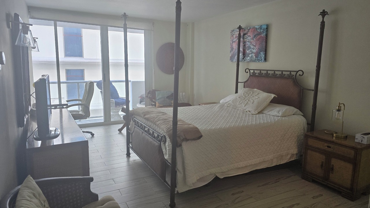 Photo of Bedroom in Surfside
