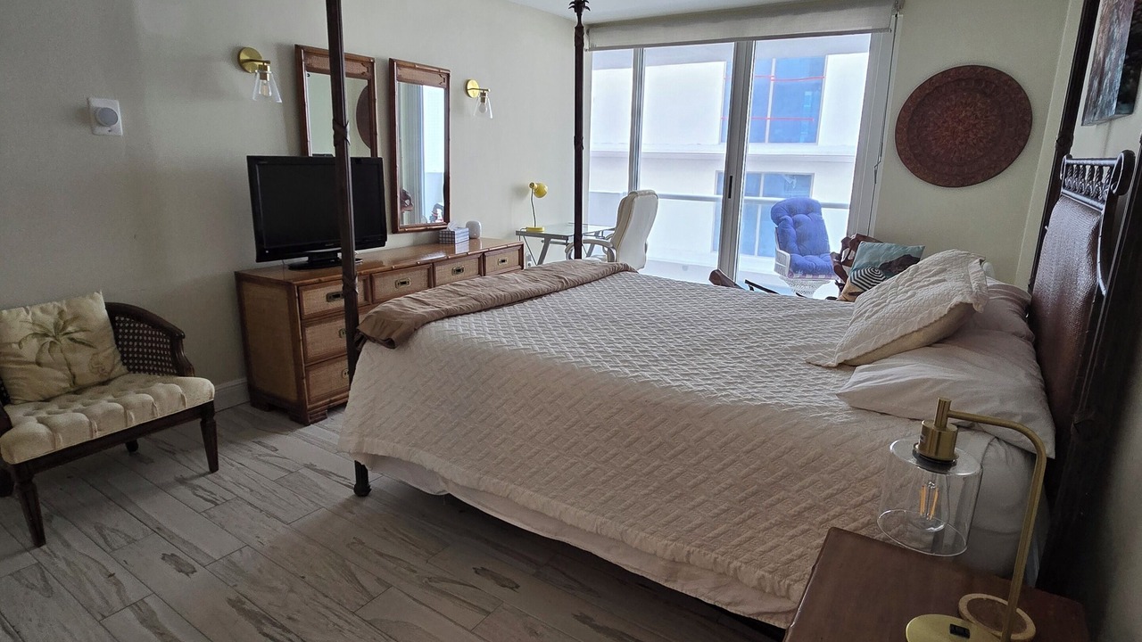 Photo of Bedroom in Surfside