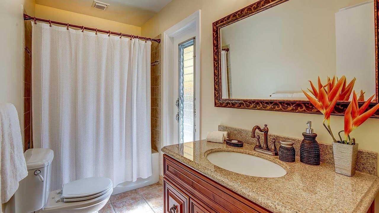 Photo of Bathroom in Imperial Point