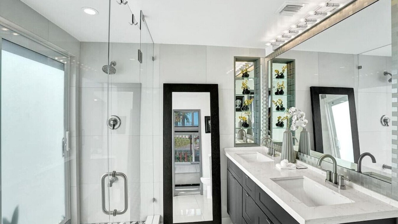 Photo of Bathroom in North Andrews Gardens