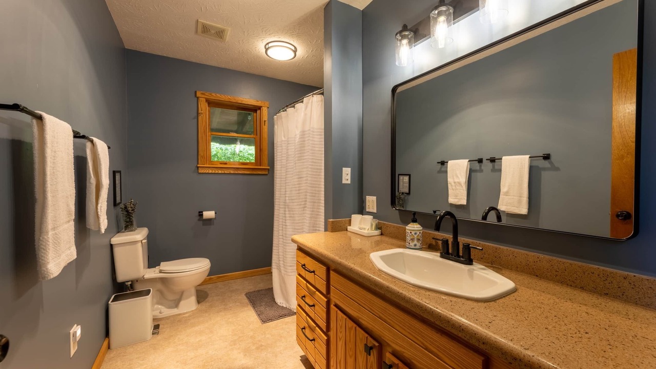 Photo of Bathroom in Edray