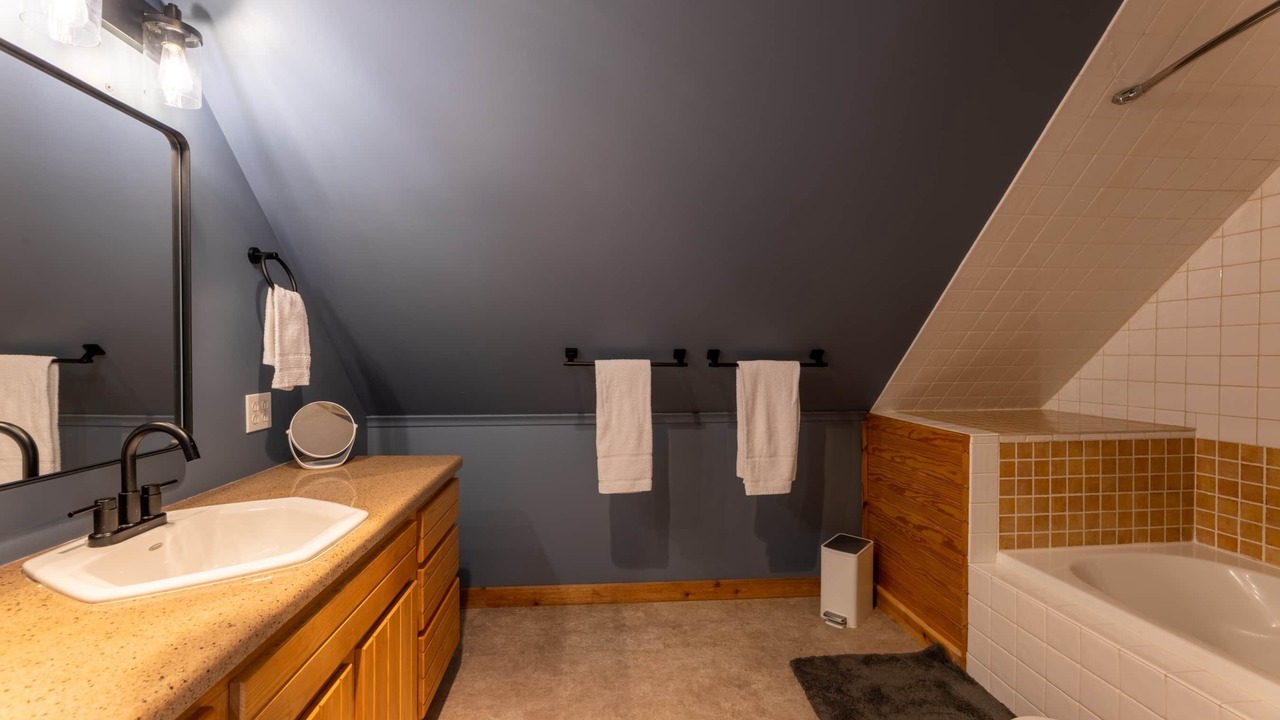 Photo of Bathroom in Edray