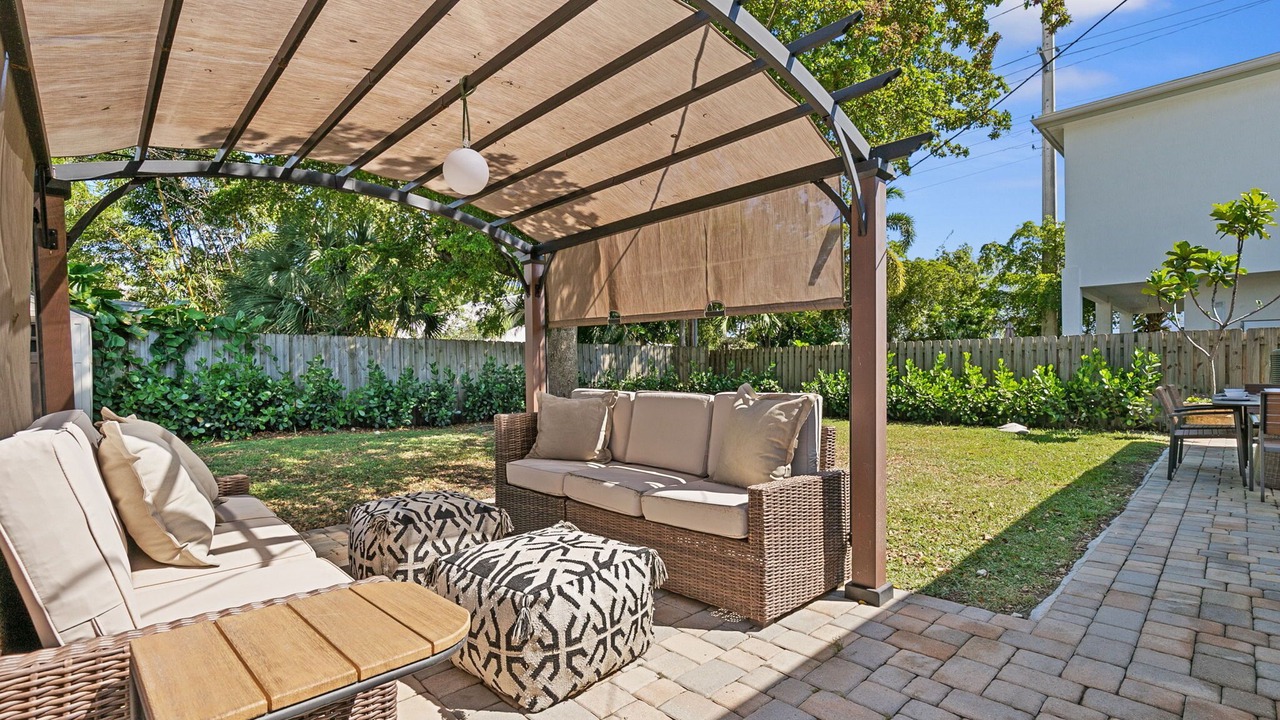 Photo of Patio Balcony in Middle River Terrace